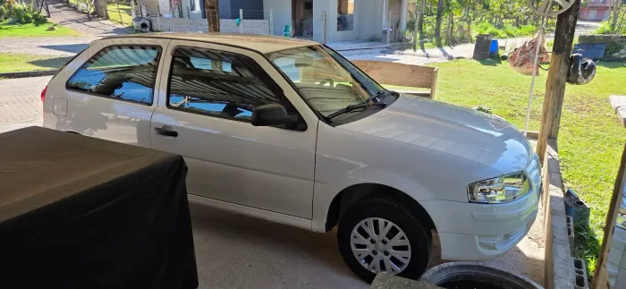 Volkswagen Gol (novo) 1.0 MI Total Flex 8V 4P 2013