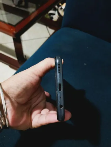 Vendo celular G35 com apenas 6 meses de uso, nunca foi aberto, não entrego nem passo car