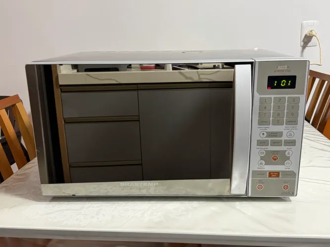 Micro-ondas Brastemp Maxi Gratine de 30 Litros Inox