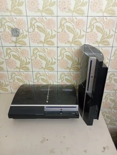 2 Consoles/Video Games PS3 com Defeito pra Conserto
