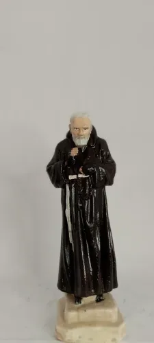 Imagem de São Padre Pio em gesso