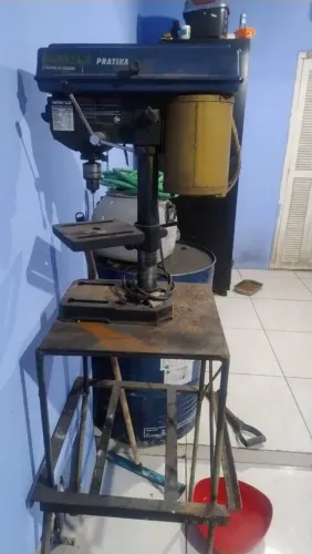 Vendo kit furadeira de bancada +compressor estado de novo bem conservado!