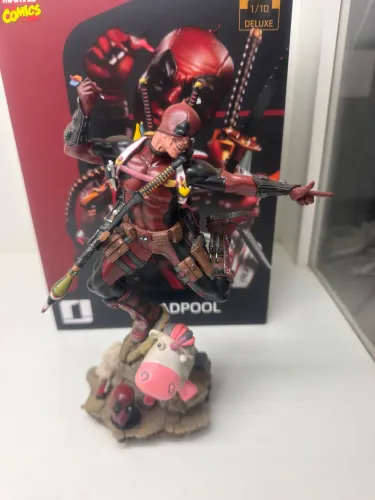 Deadpool - Iron Studios - Perfeito - Na caixa