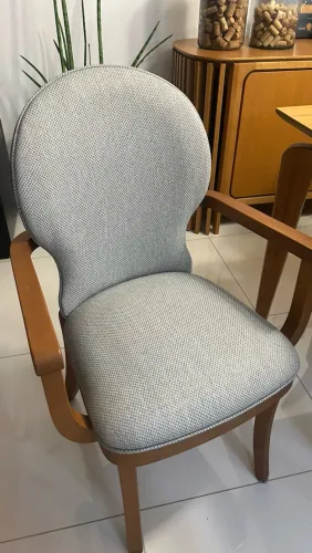 Cadeira estofada