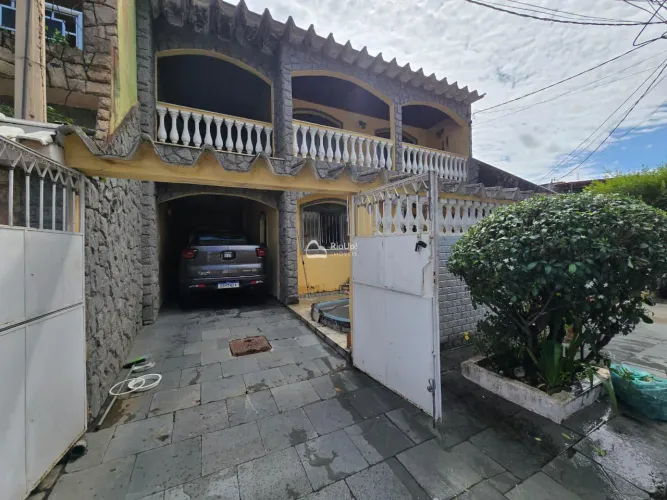Bairro Adriana - Casa Duplex 3 quartos (1 suíte com varanda) REF: 10100