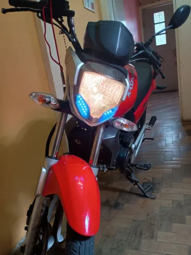 Vendo moto Kasinski comet 150 