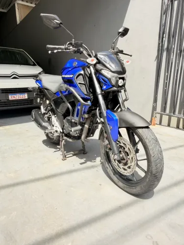 FZ15 23/23 - APENAS 32.000km  ( ÚNICO DONO )