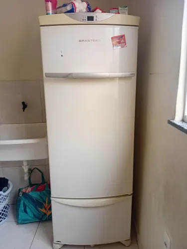BRASTEMP - GELADEIRA ALL REFRIGERATOR 360 BRANCA. Usada 2 meses só em.bom estado 