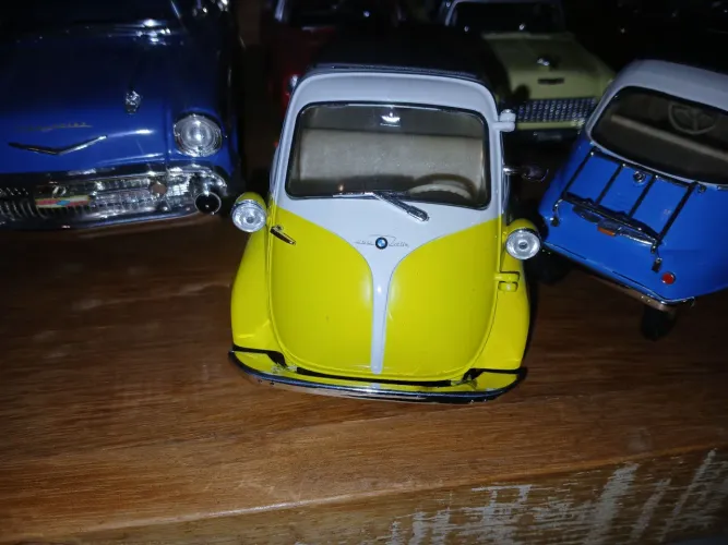 Miniatura romiisetta Welly, 3 cores: azul, vermelha e amarela