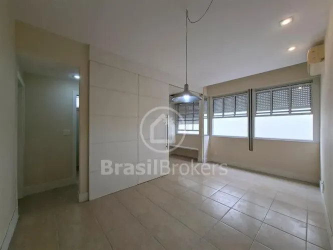 Imóvel para venda possui 70 metros quadrados com 2 quartos em Lagoa - Rio de Janeiro - RJ