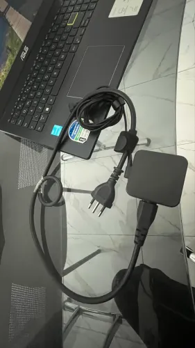NOTEBOOK ASUS VIVOBOOK - POUCO TEMPO DE USO