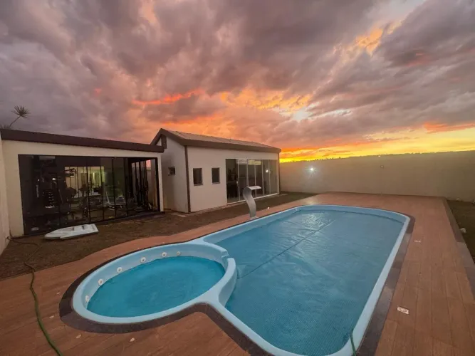 SOBRADINHO- COND. ALTO DA BOA VISTA- 5 QUARTOS/1 SUÍTE-PISCINA- ACC FINANCIAMENTO E FGTS