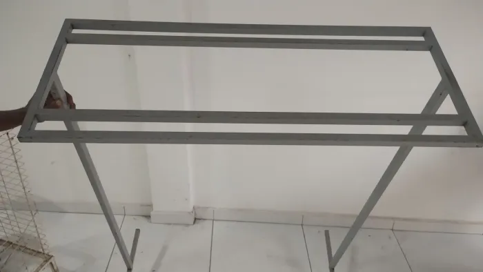 Expositor de vassoura e rodo