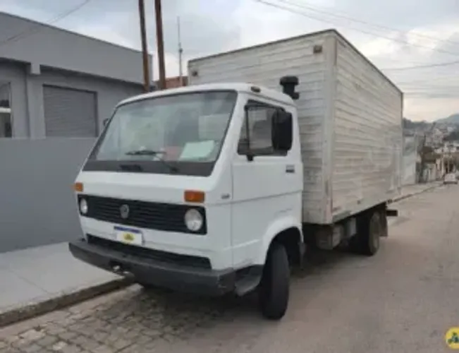 VW 6.90 Ano 1986 (Detalhe pra fazer na bomba)