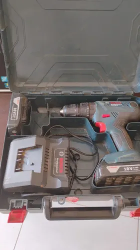 Parafusadeira Bosch 18V Completa