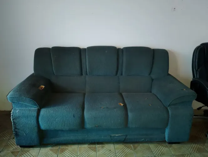 Sofá três lugares