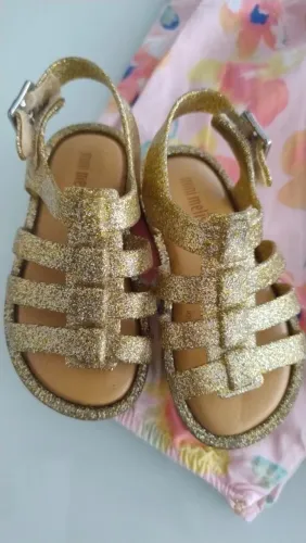 Mini Melissa dourada Tam 19
