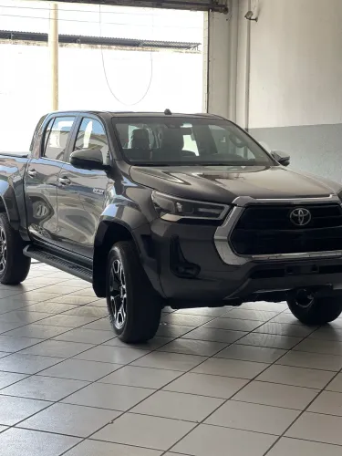 Toyota Hilux CD SRX Plus 4X4 2.8 TDI Die. Aut. 2026