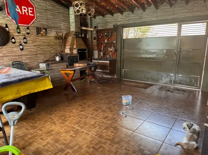 Casa térrea de 195m² com 03 quartos à venda - Jardim Adelaide