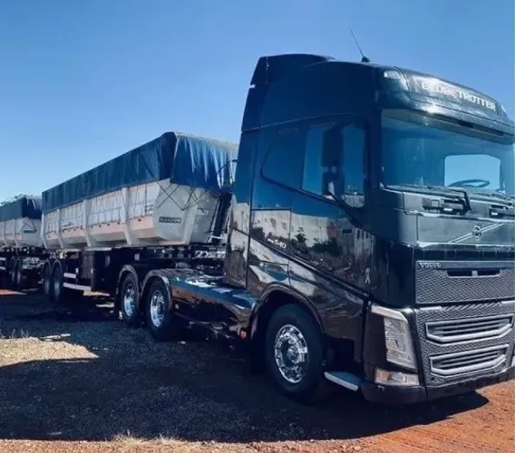volvo fh 540 6x4 completo teto alto gabinado top de linha 2017