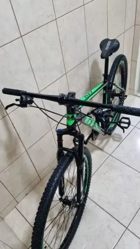 Bicicleta Aro 29 GT Sprint MX7 24V index Freio Disco Alumínio Suspensão Aero MTB
