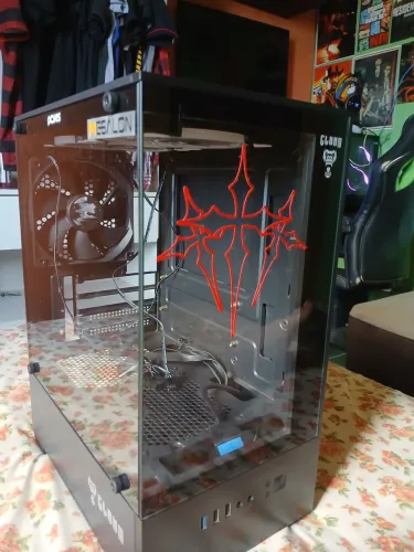 gabinete clanm megalon com 3 fans inclusas + controle de ps4 ( nao é original)