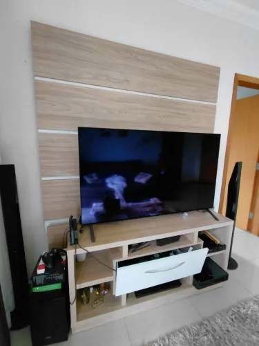 Vendo estante TV com painel em mdf