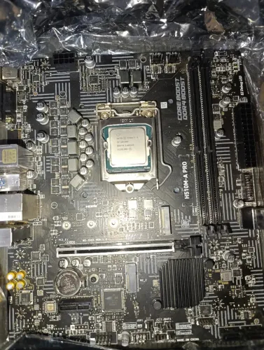 Placa mãe i5 10400F