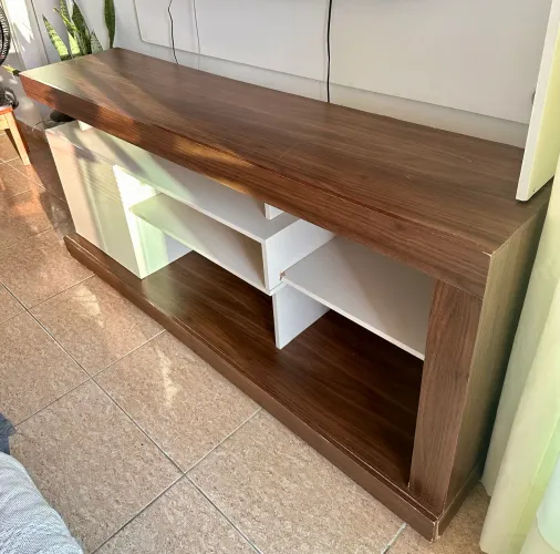 Rack lindo, espaçoso e bem dividido