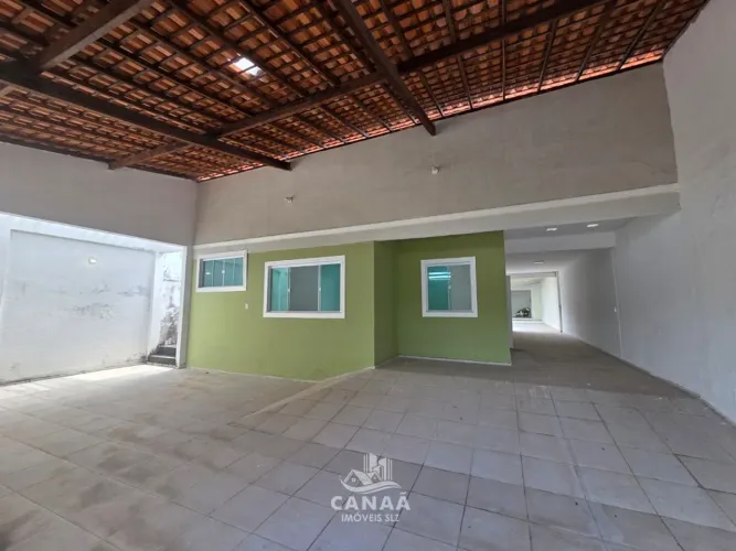 Vende-se Excelente Casa no Cohafuma - 3 quartos - Amplo Quintal - 4 Vagas -360m²