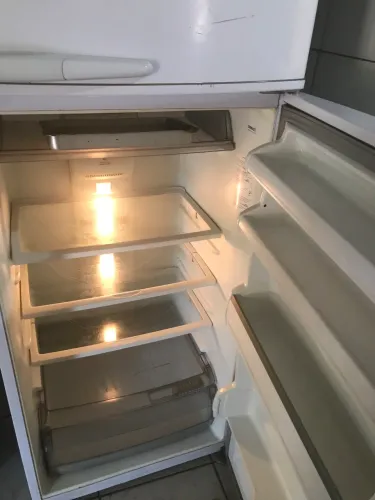 Vende se geladeira frost free consul