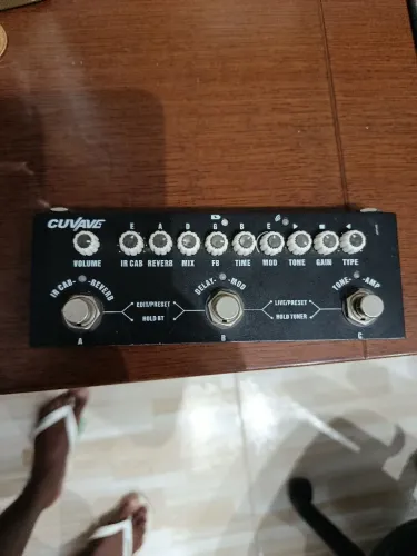 Cuvave guitarra efeitos
