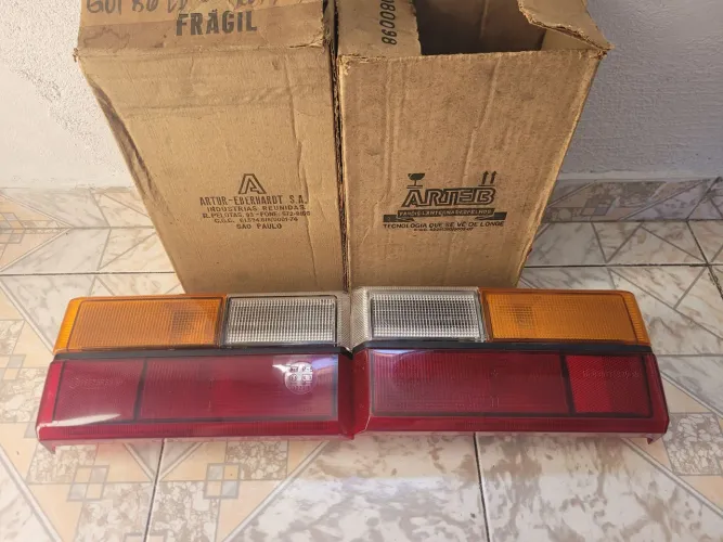 Par de lanterna traseira nova gol gt bx ls l s arvisa (arteb)