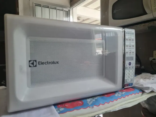 Micro-ondas Electrolux 34 L