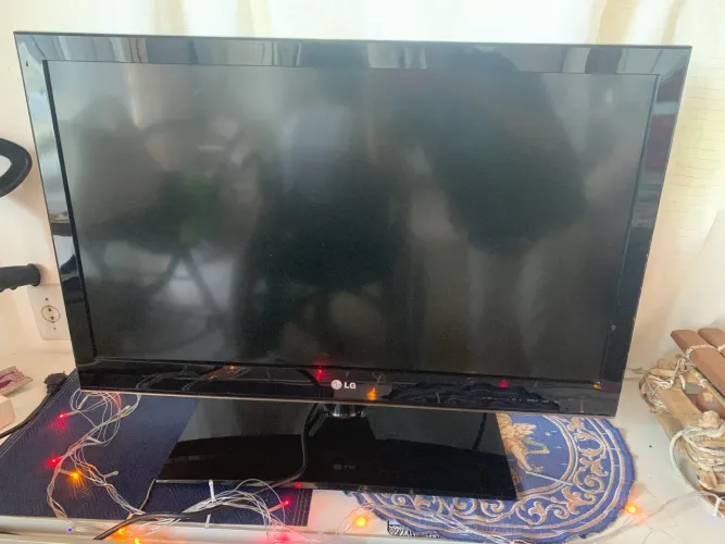 Vendo tv para arrumar 32? o pegar peças