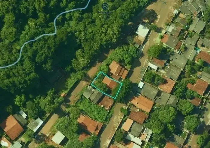 Terreno com Construção - Setor Balneário