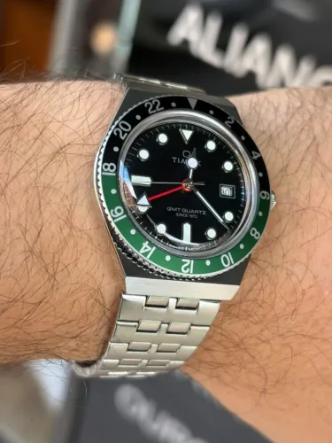 Timex Q 38mm - GMT Movimento Suiço 