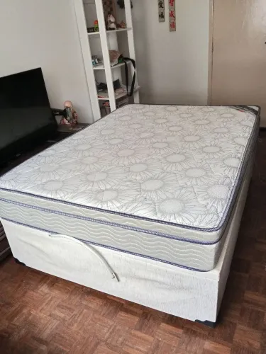 Cama de casal box com baú