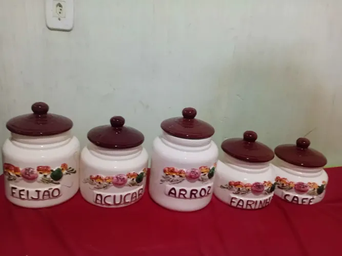 Potes cerâmica antigos pintados a mão