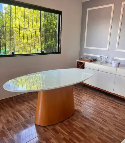Mesa de Jantar Oval de Alto Padrão - Direto da Fábrica