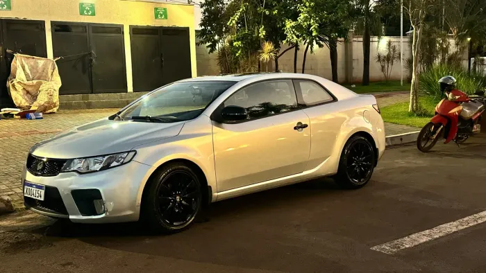 Kia Motors Cerato Koup 2.0 16V Aut. 2012