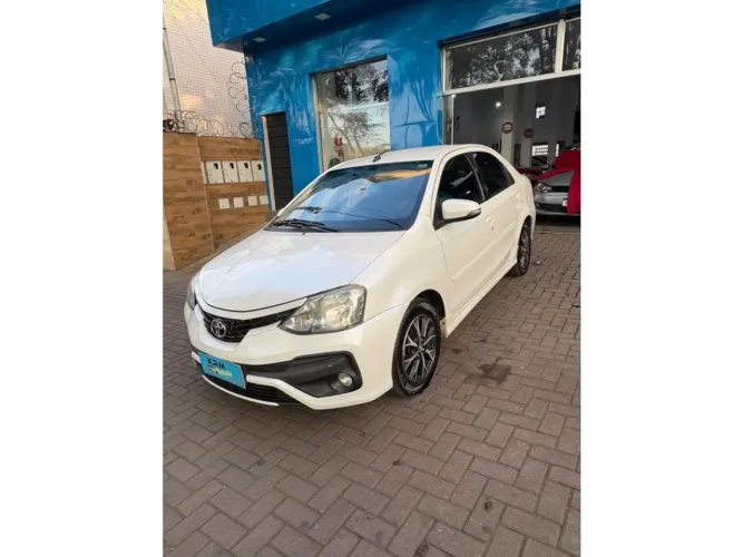 Toyota Etios Platinum 1.5 Flex 16V 4P Aut. 2017