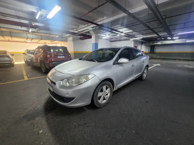 Renault Fluence Sed. Dynamique 2.0 16V Flex Aut. 2013