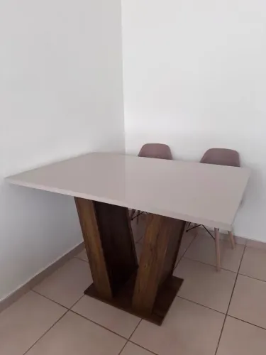 Mesa + cadeiras modernas