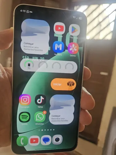 Vendo ou troco Samsung a56 de 256 gigas muito conservado vai o celular e carregador no val