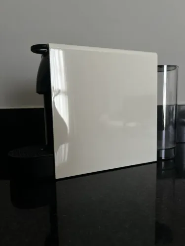 Cafeteira Nespresso Essenza
