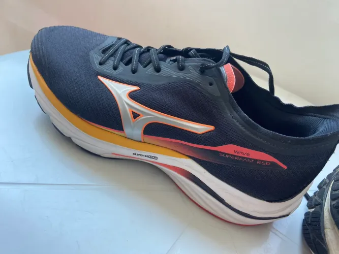 Tênis de corrida Mizuno Waze Superfast - Masculino