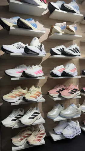 Sapatos por R$160 (verificar se tem o seu tamanho)
