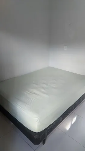 Cama casal - pra levar logo - a cama tá bem boa