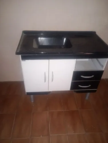 Gabinete com pia usado